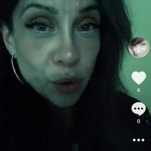 Meet your Posher, Sandy